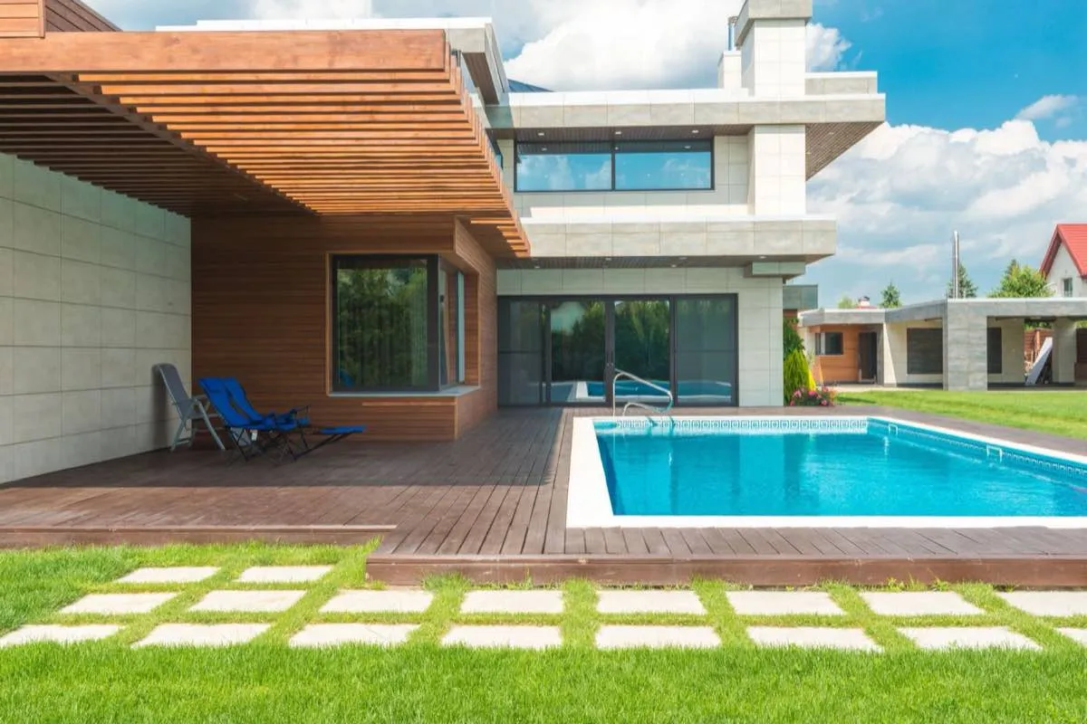 Inground fiberglass and gunite swimming pools in Port St. Lucie, FL